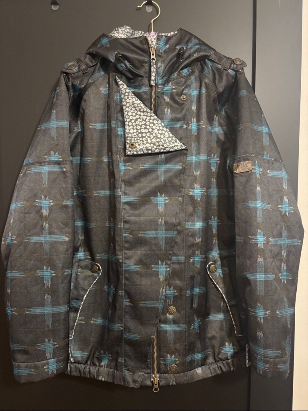 Billabong Black Jacket with Blue Plaid Ski Snow Jacket